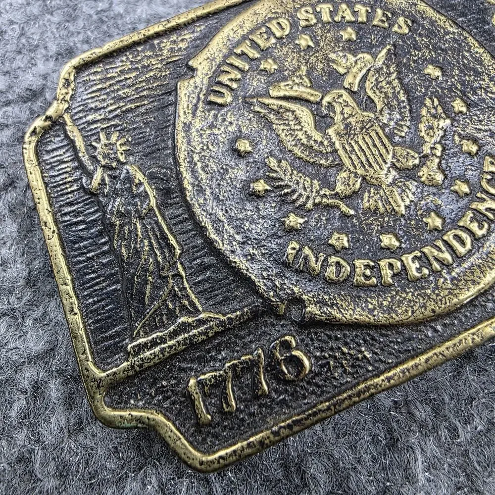 Vintage 1976 US Independence Brass Belt Buckle Bicentennial Liberty Eagle USA 17